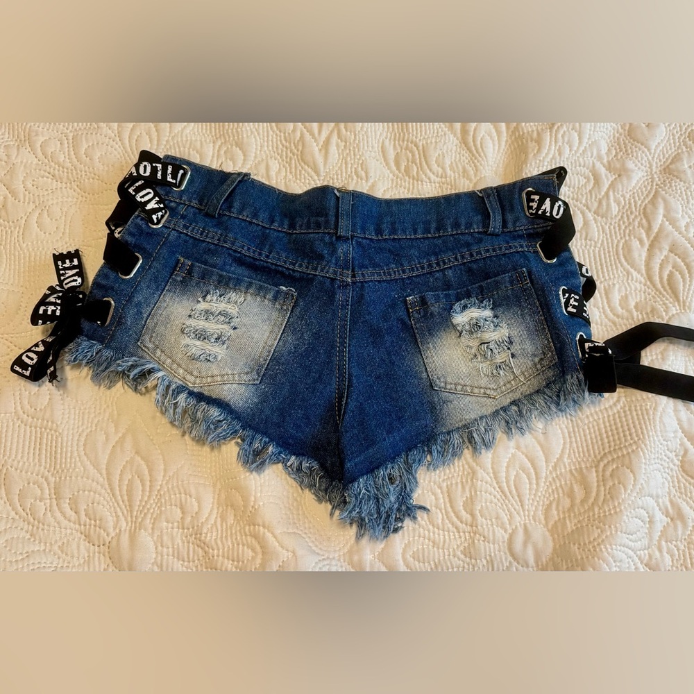 Distressed Denim Shorts 🤍 Lace‑Up LOVE Ribbon 🔥 Festival / Rave Style M - Picture 2 of 5